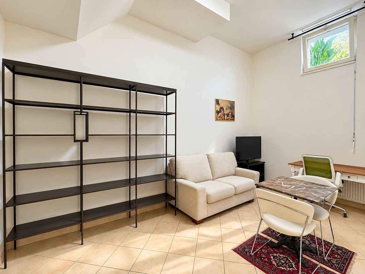 Pronájem bytu 1+kk 41 m² – fotografie 2