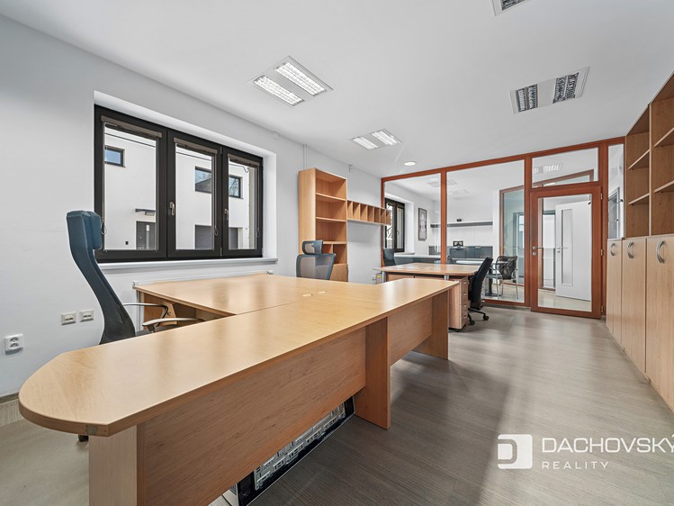Комерційне приміщення на продаж, 374 м² (25 з 52)
