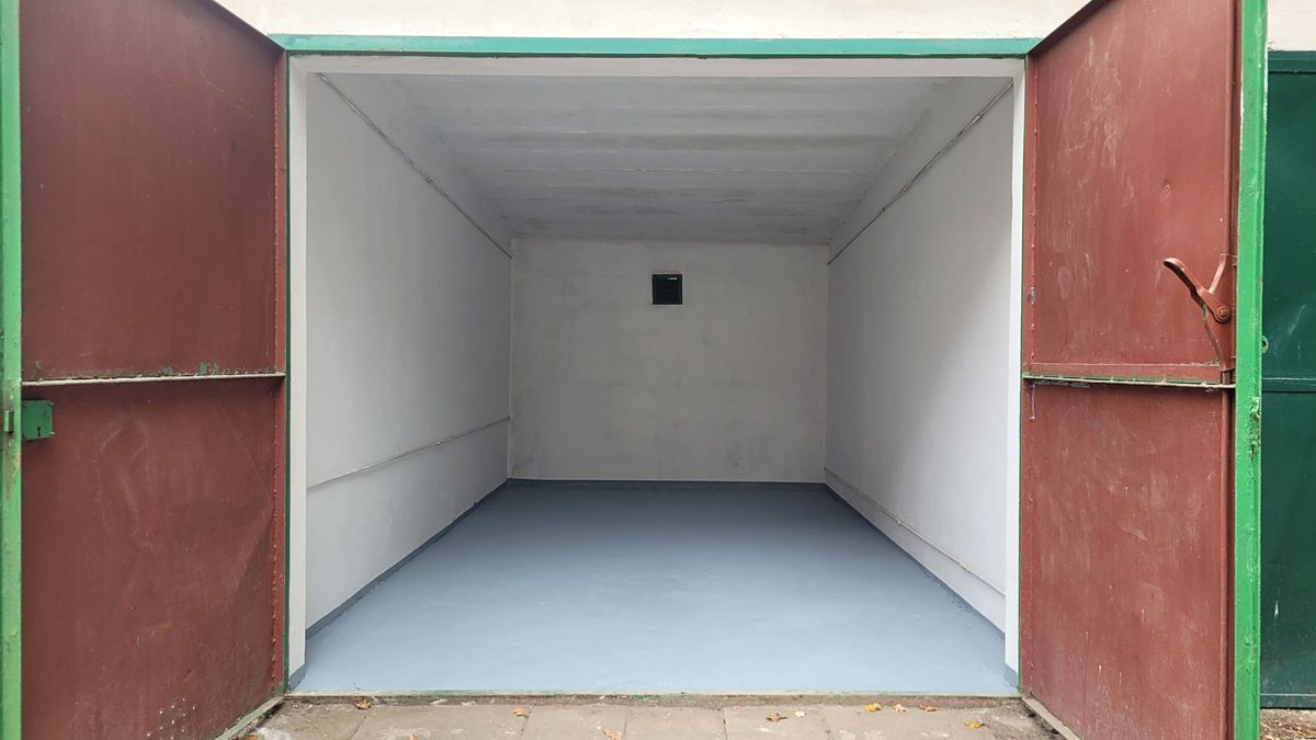 Pronájem garáže 14 m², Praha – fotka 1 z 3