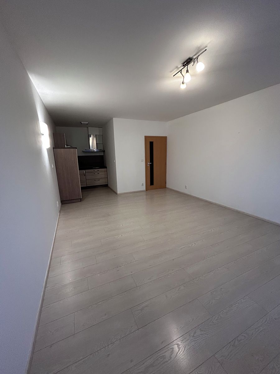 Pronájem bytu 2+kk 51 m² – fotografie 2