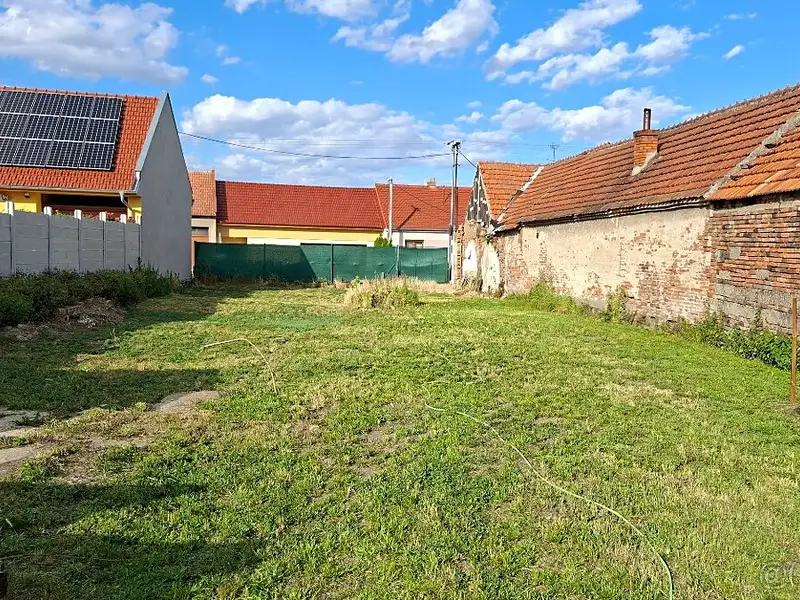 Prodej stavebního pozemku 847 m², Břeclav – náhled fotky 1