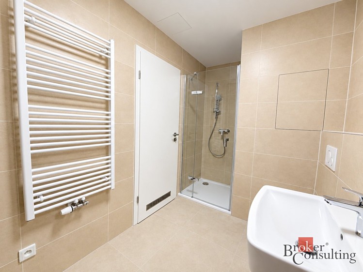 Квартира 1+kk в оренду, 33 м² (6 з 10)