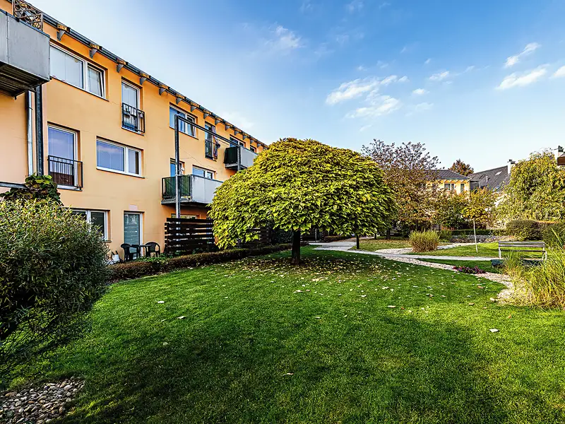 Prodej bytu 1+kk 38 m², Praha – náhled fotky 1