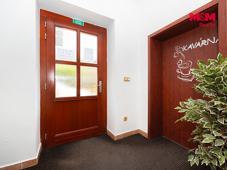 Prodej komerčního prostoru, 340 m² (4 z 25)