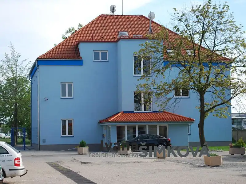 Pronájem kanceláře 183 m², Praha – náhled fotky 3