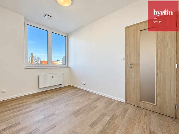 Pronájem bytu 2+kk, 35 m² (4 z 11)