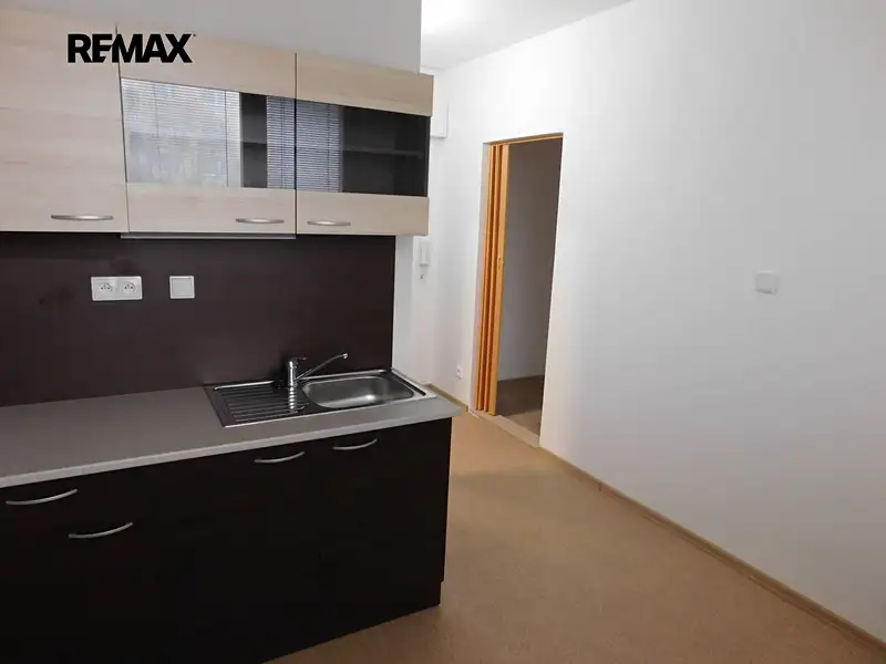 Pronájem bytu 1+1 33 m², Znojmo – náhled fotky 3
