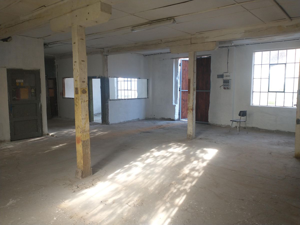 Pronájem výrobní haly, prostoru 122 m², Chabařovice – fotka 1 z 3