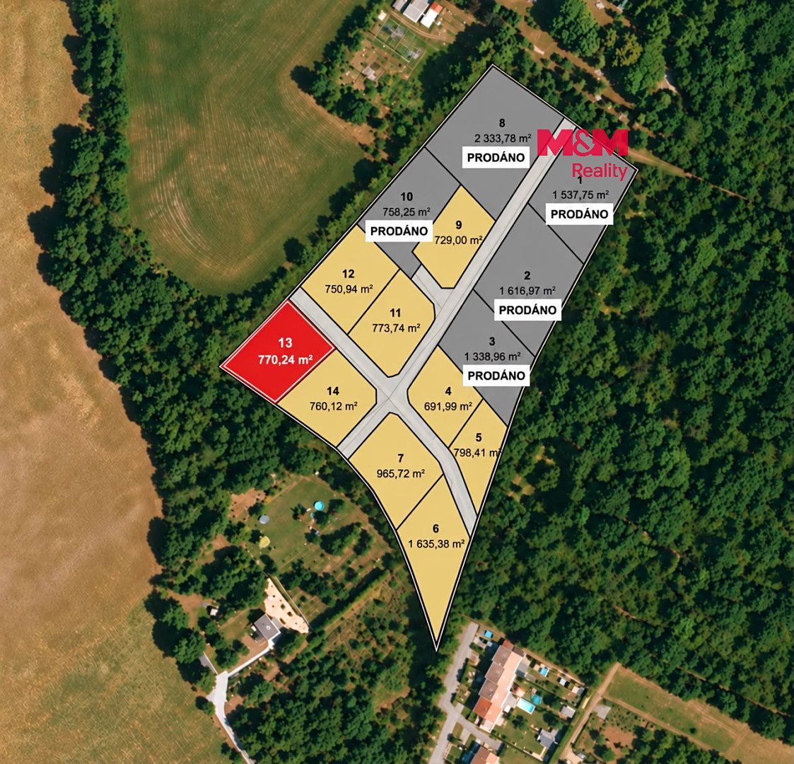 Prodej stavebního pozemku 770 m², Líšťany – fotka 1 z 3