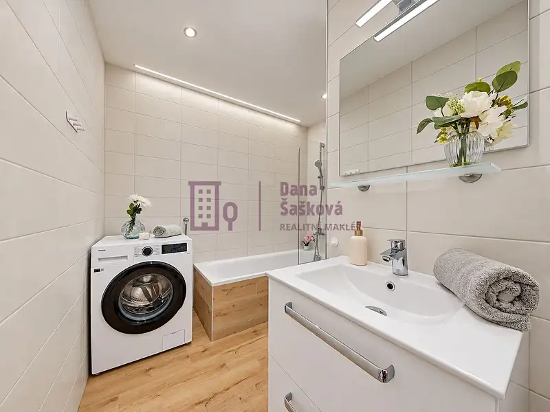 Prodej bytu 3+1 62 m², Nová Bystřice – náhled fotky 2