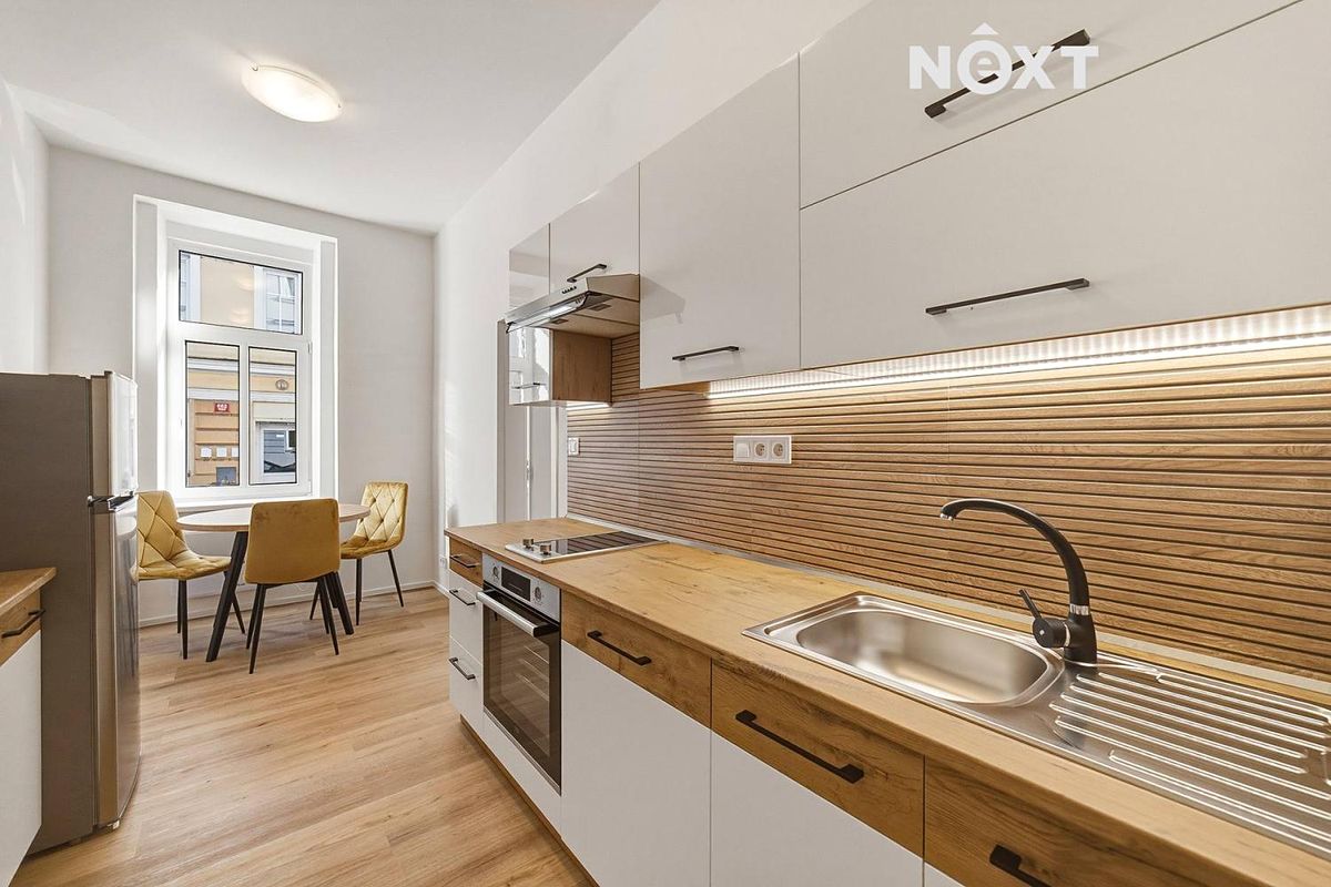 Pronájem bytu 2+kk 34 m², Praha – fotka 1 z 3