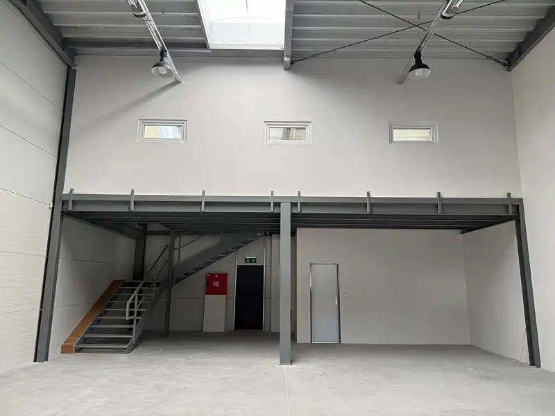 Pronájem skladového prostoru 193 m², Býkev – náhled fotky 3
