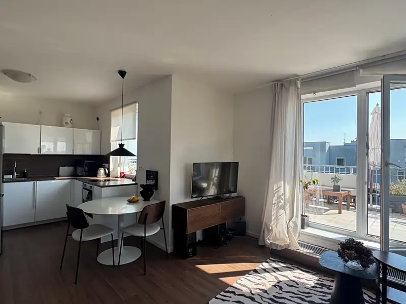 Pronájem bytu 2+kk 84 m², Praha – náhled fotky 1