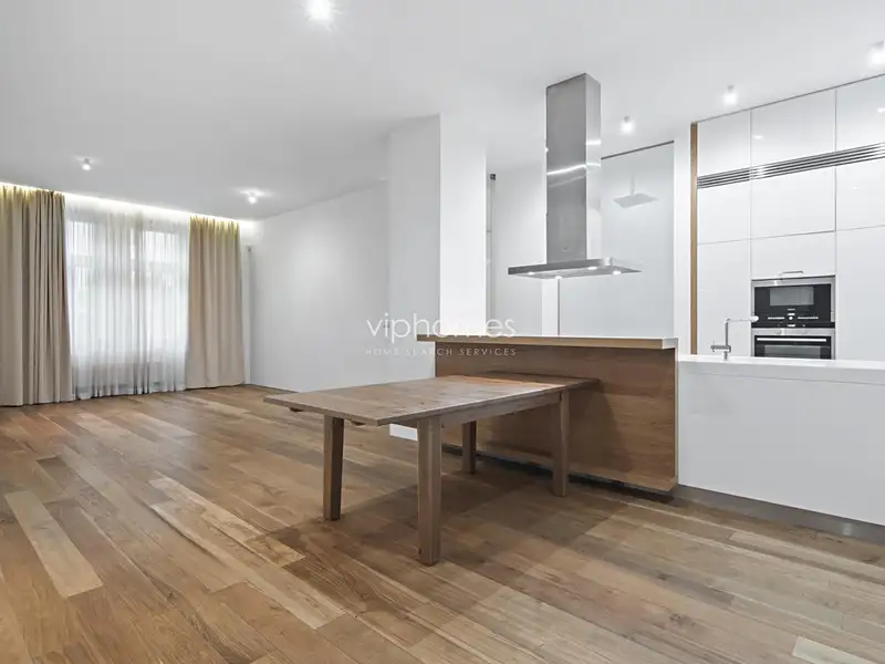 Pronájem bytu 3+kk 114 m², Praha – náhled fotky 1