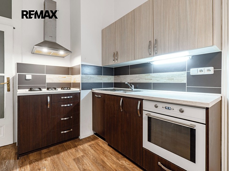 Pronájem bytu 2+kk, 58 m² (9 z 31)