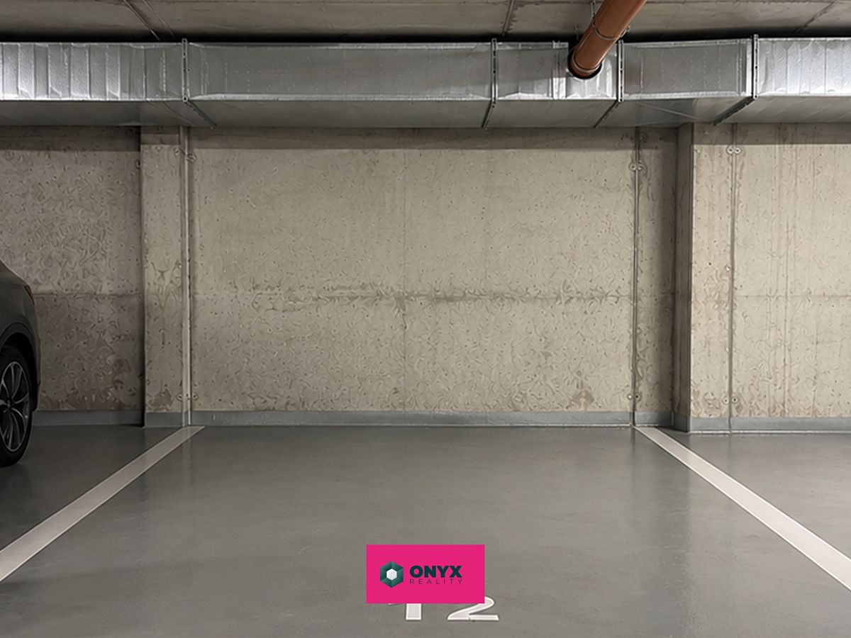Prodej garážového stání 12 m², Šlapanice – fotka 1 z 3
