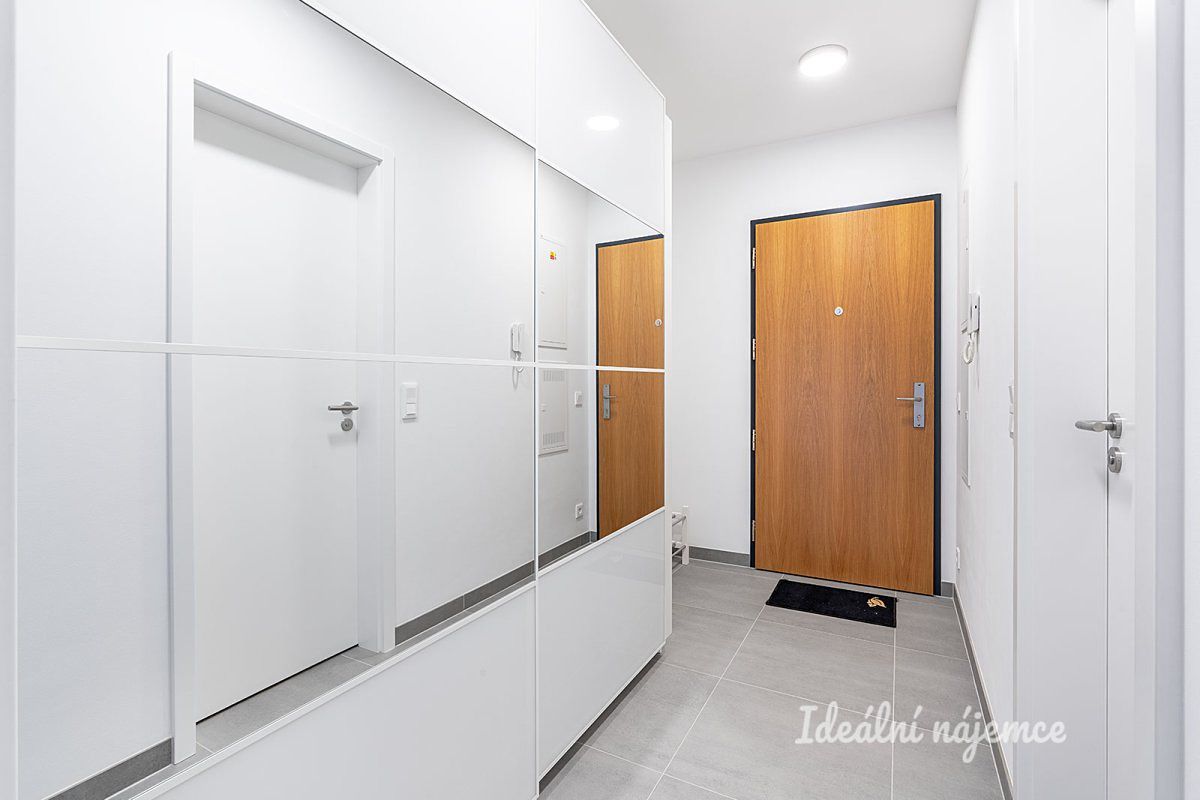 Pronájem bytu 2+kk 50 m² – fotografie 2