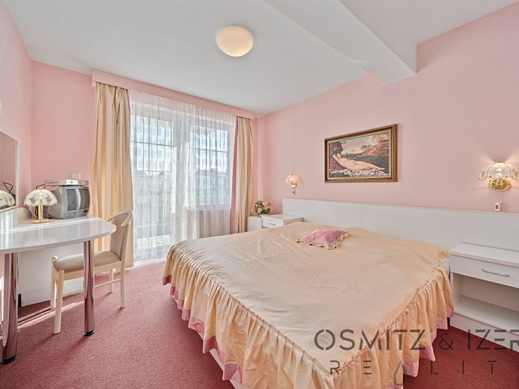Prodej komerčního prostoru, 890 m² (15 z 38)