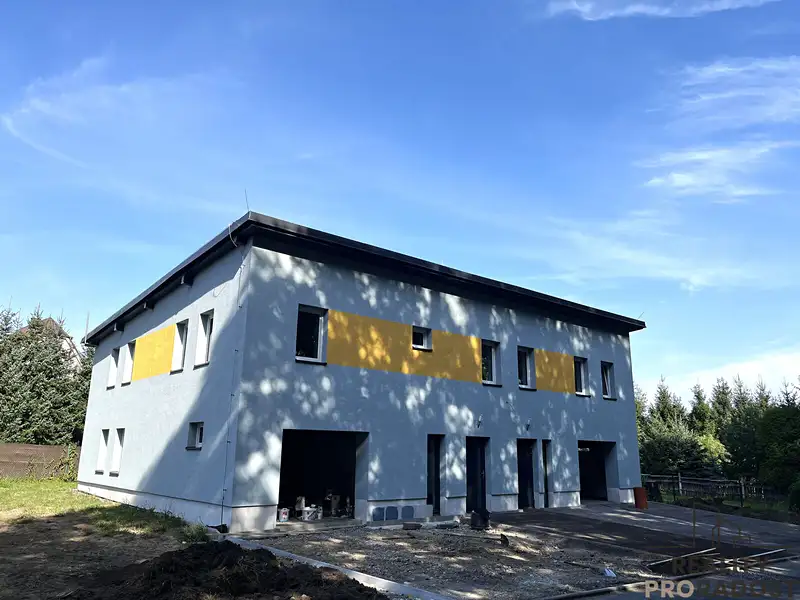Pronájem rodinného domu 206 m², pozemek 210 m², Třinec – náhled fotky 1