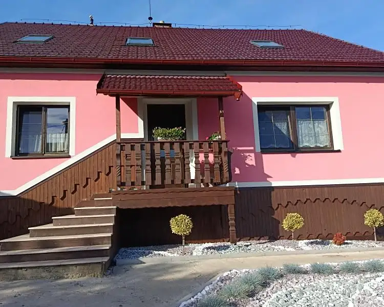 Pronájem bytu 3+1 100 m², Roštín – náhled fotky 1