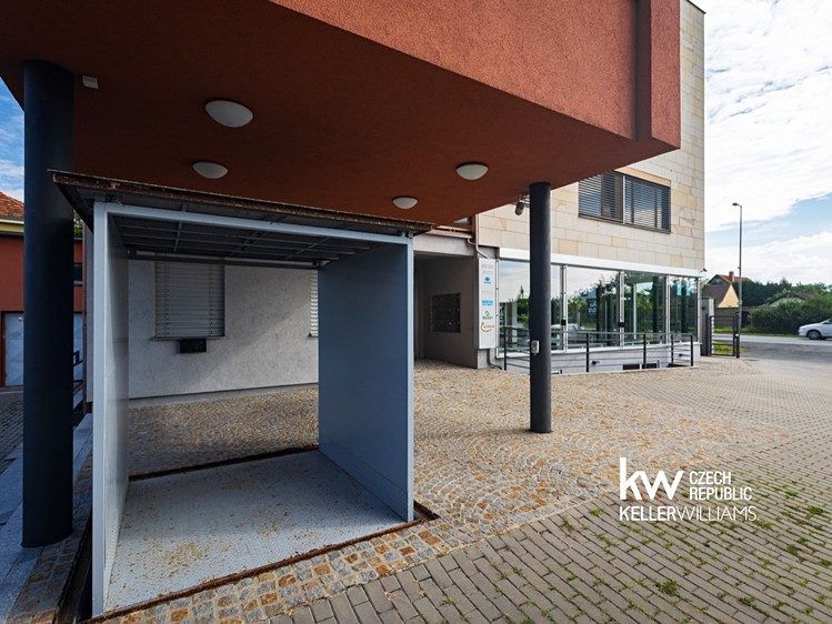 Комерційне приміщення в оренду, 325 м² (18 з 30)