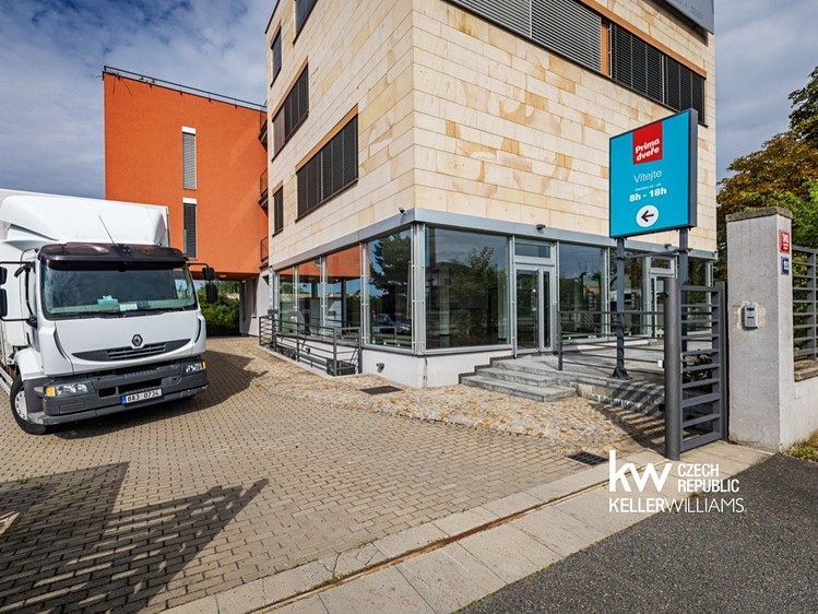 Комерційне приміщення в оренду, 325 м² (24 з 30)