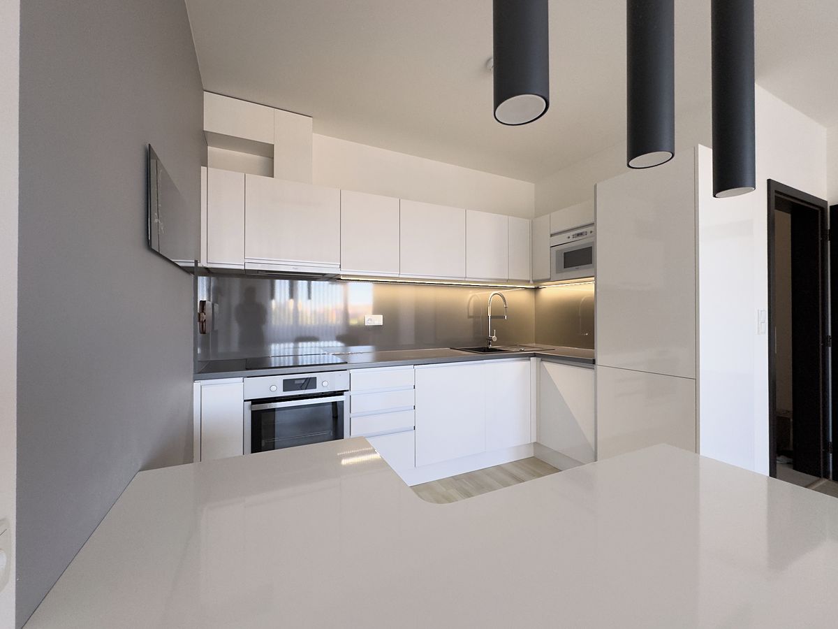 Prodej bytu 2+kk 50 m², Praha – fotka 1 z 3