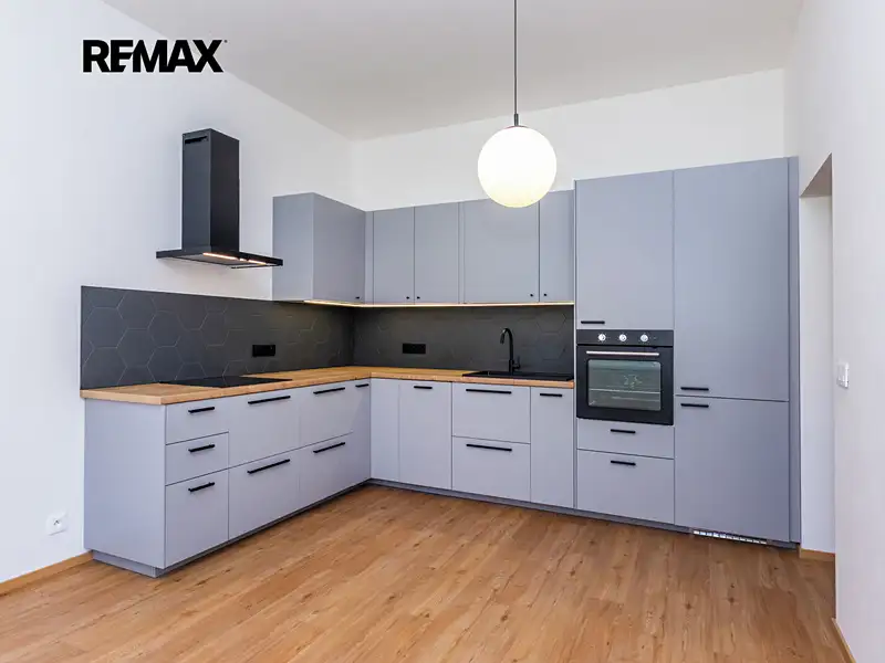 Pronájem bytu 2+kk 48 m², Praha – náhled fotky 1