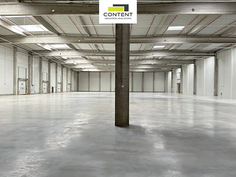 Pronájem skladového prostoru 4240 m², Praha – náhled fotky 1