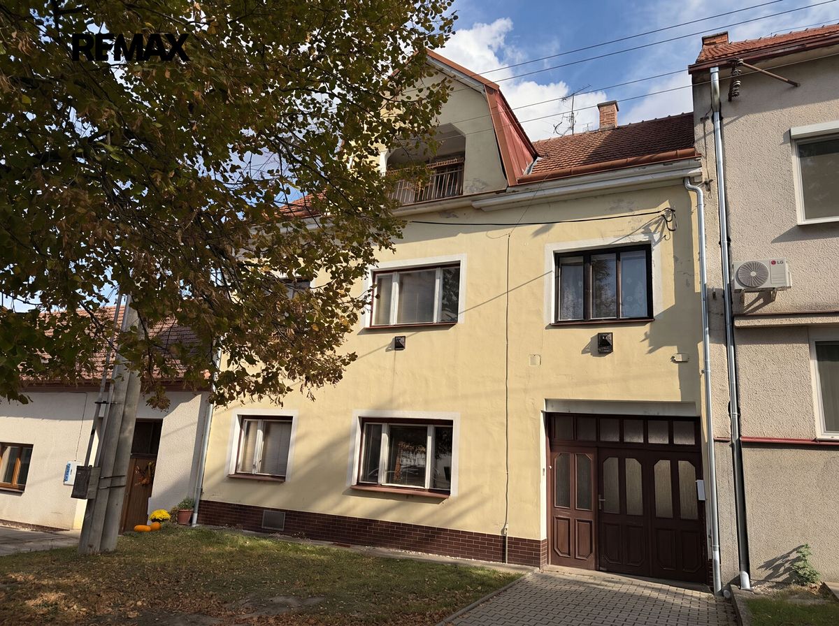Prodej rodinného domu 160 m², pozemek 2765 m², Velké Pavlovice – fotka 1 z 3