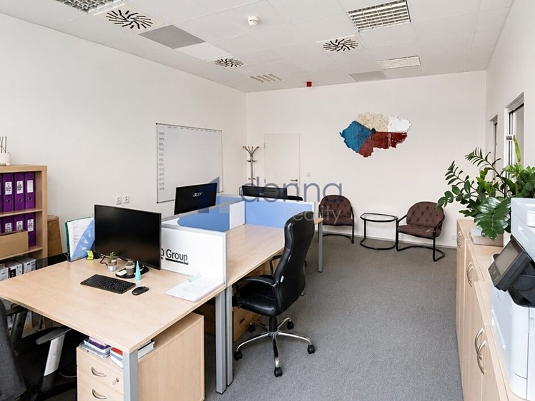 Комерційне приміщення в оренду, 45 м² (2 з 8)