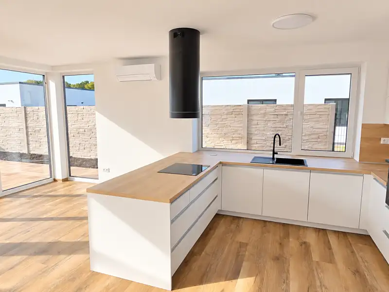 Pronájem rodinného domu 142 m², pozemek 468 m², Pardubice – náhled fotky 3