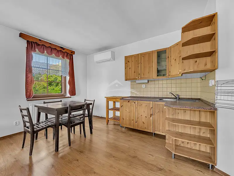 Prodej rodinného domu 200 m², pozemek 1656 m², Humpolec – náhled fotky 3
