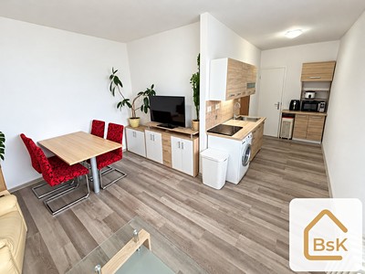 Prodej bytu 2+kk, 42 m² (2 z 17)