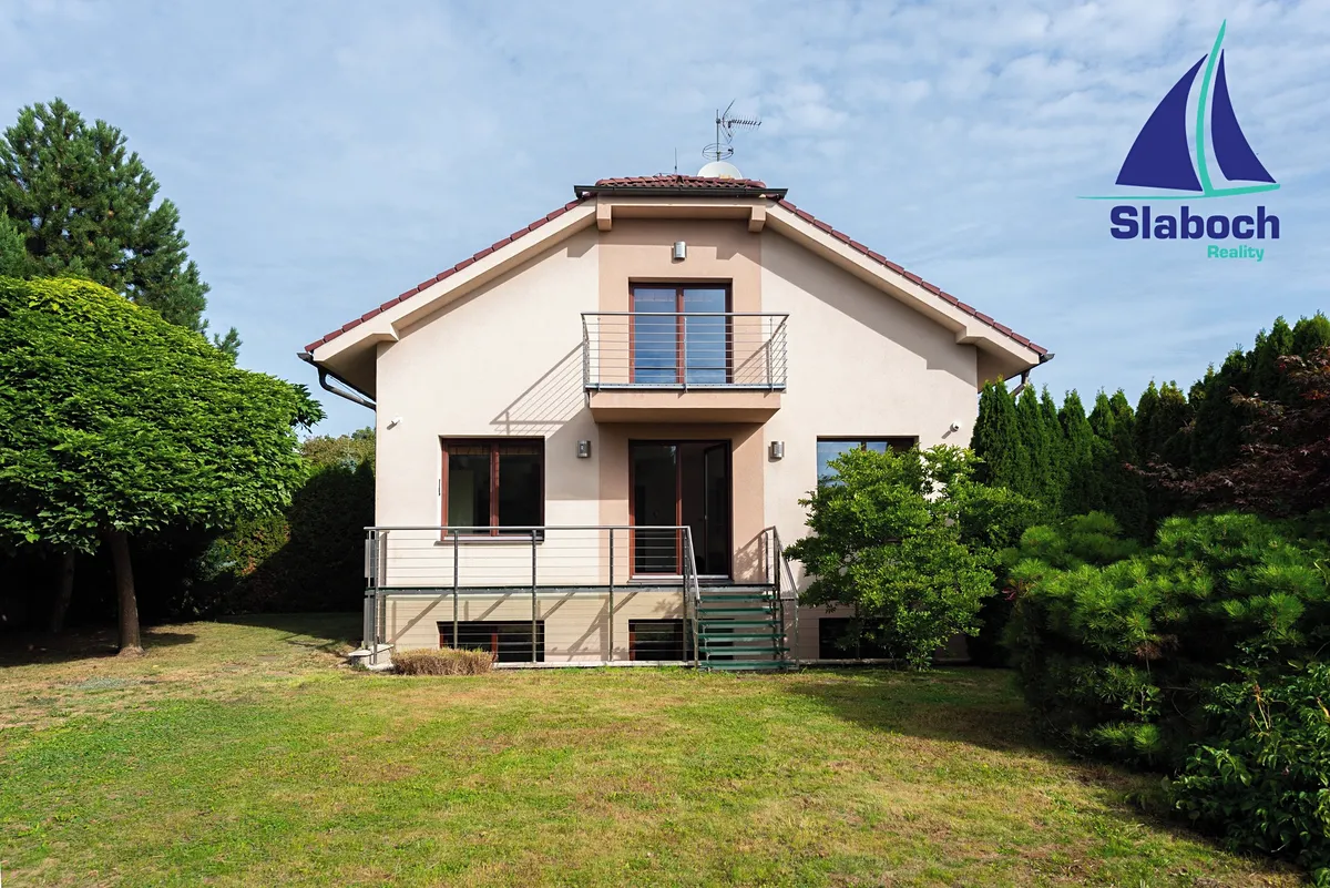 Prodej rodinného domu 198 m², pozemek 641 m²