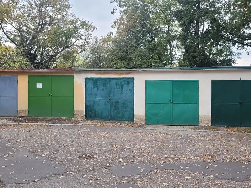 Pronájem garáže 14 m², Praha – náhled fotky 2