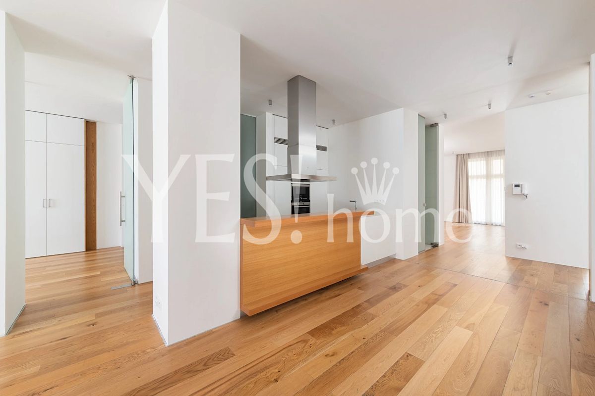 Pronájem bytu 5+kk 199 m²