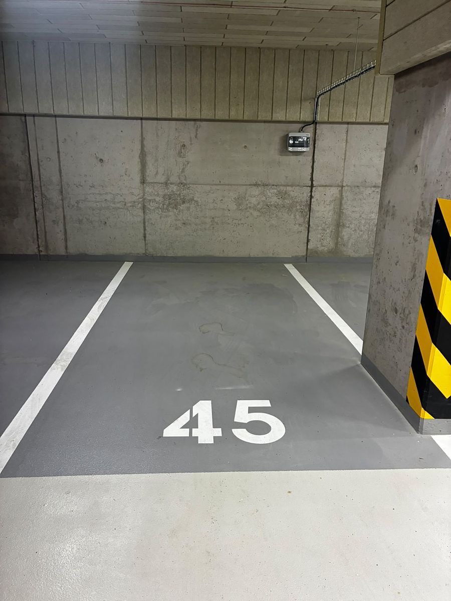Pronájem garážového stání 13 m², Praha – fotka 1 z 3