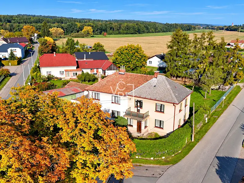 Prodej rodinného domu 290 m², pozemek 991 m², Nechanice – náhled fotky 2