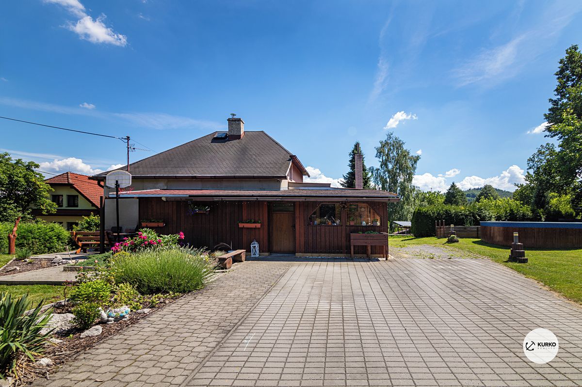 Prodej rodinného domu 110 m², pozemek 1198 m², Baška – fotka 1 z 3