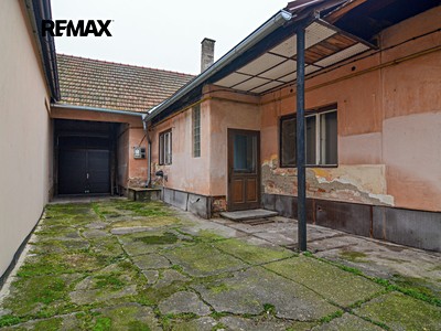 Prodej domu, 215 m² (2 z 15)