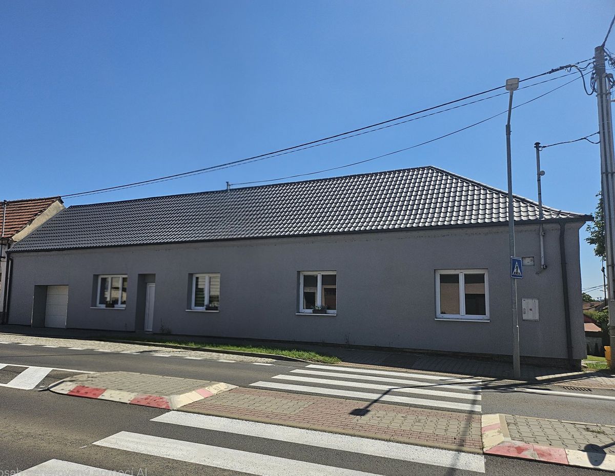 Pronájem rodinného domu 60 m², pozemek 388 m², Uherský Ostroh – fotka 1 z 3