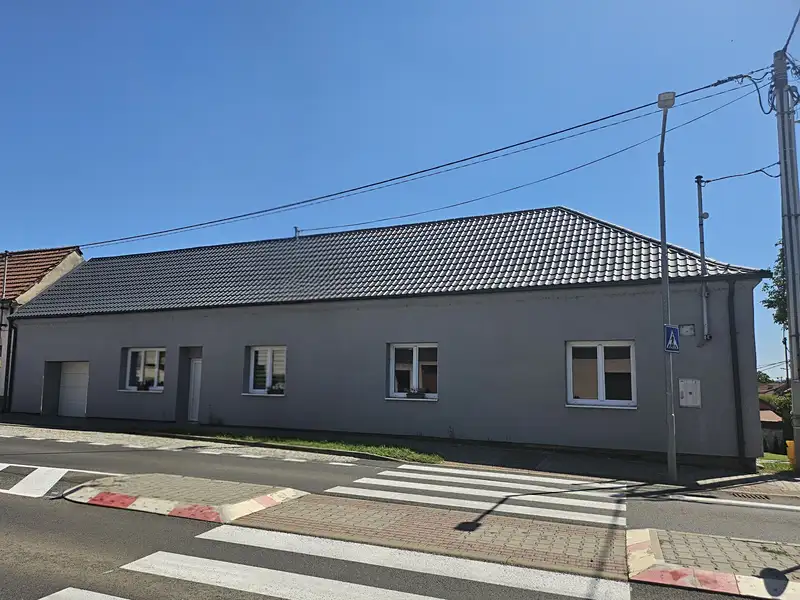 Pronájem rodinného domu 60 m², pozemek 388 m², Uherský Ostroh – náhled fotky 1