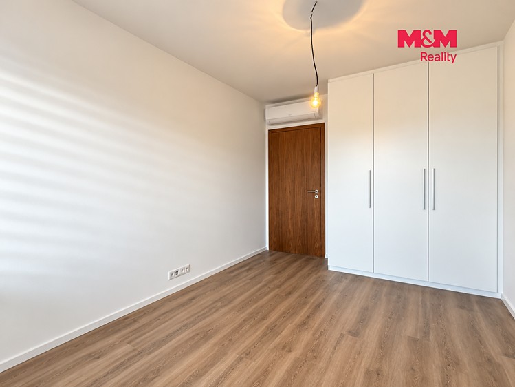 Pronájem bytu 2+kk, 52 m² (5 z 11)