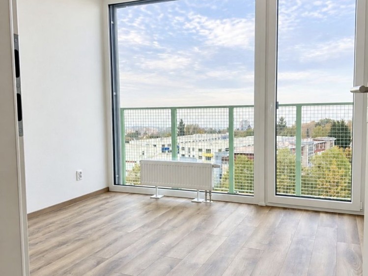 Pronájem bytu 3+kk, 62 m² (7 z 18)