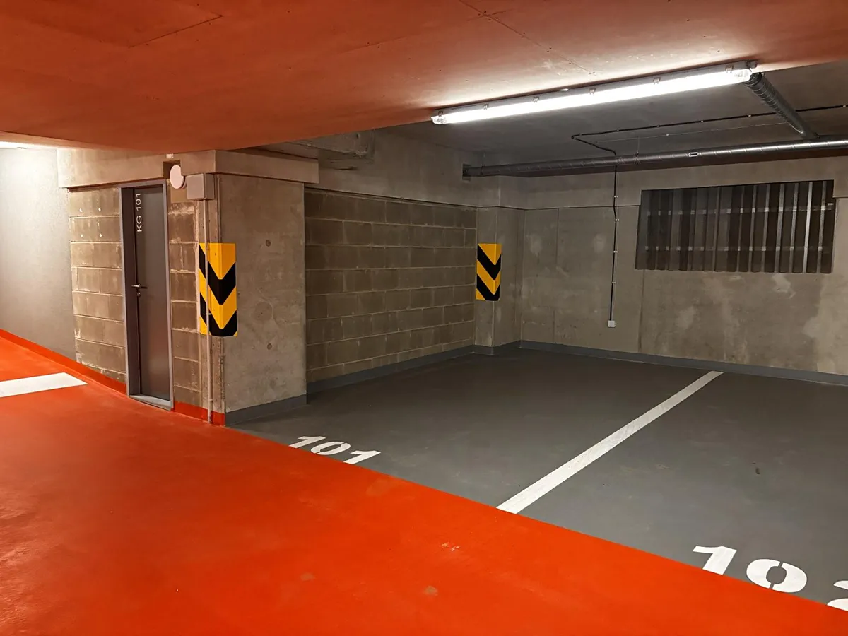 Pronájem garážového stání 13 m²