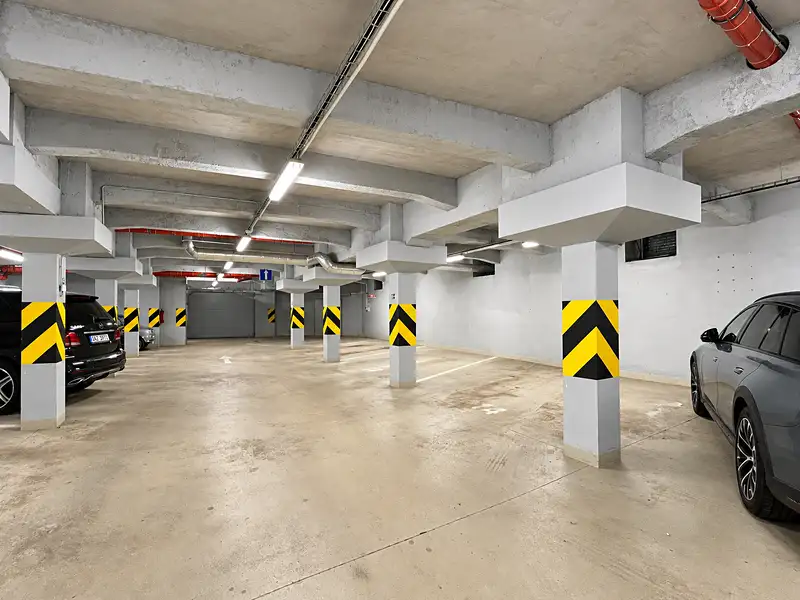 Pronájem garážového stání 18 m², Praha – náhled fotky 3