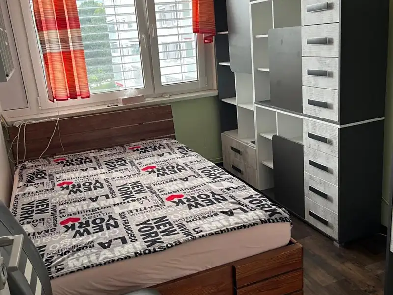 Pronájem bytu pokoje 20 m², Praha – náhled fotky 2