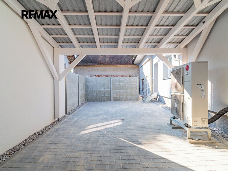 Pronájem domu, 173 m² (37 z 45)