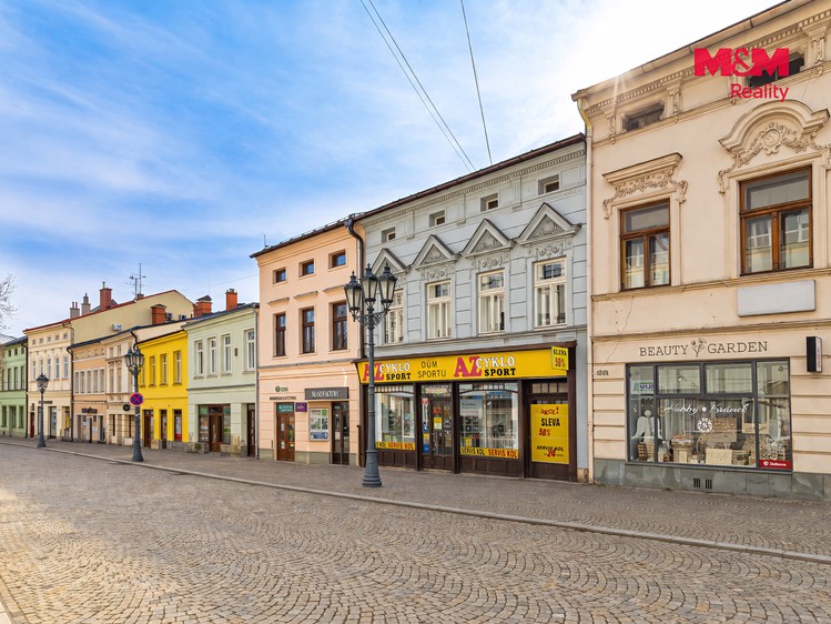 Комерційне приміщення на продаж, 300 м² (2 з 18)